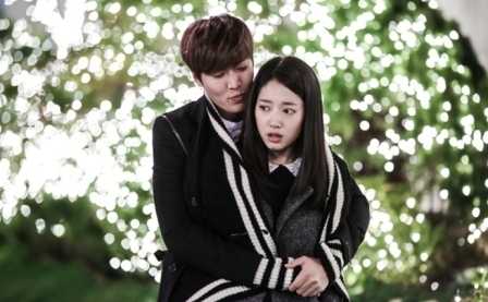 https://image.sistacafe.com/images/uploads/content_image/image/148080/1466263071-The-Heirs-couch-kimchi.com_.jpg