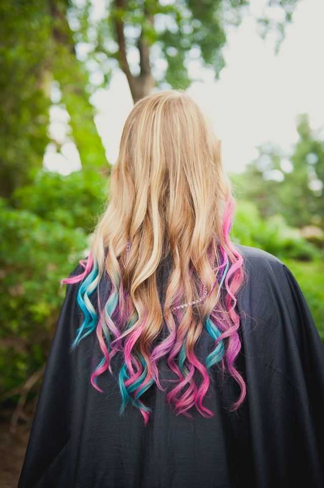 1466375725 rainbow hair chalk