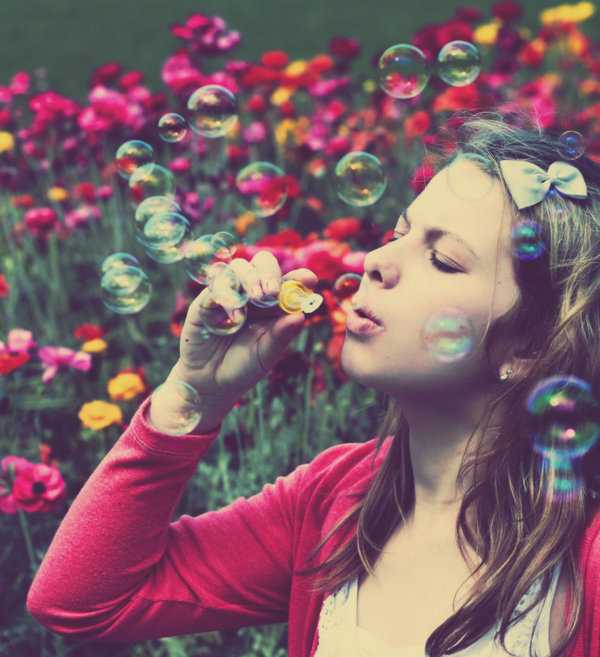 1466587350 bubble colors girl nice pink soap bubble favim.com 43205