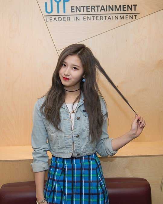 1466610284 tzuyu 1447885000 sana
