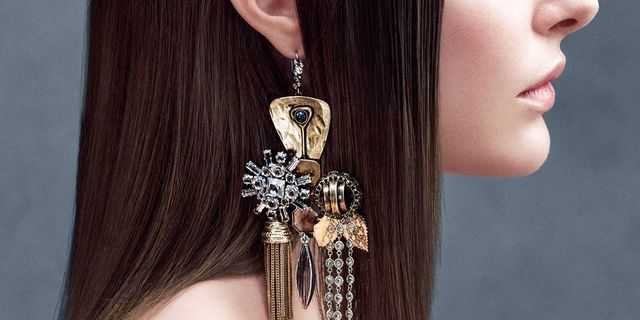 https://image.sistacafe.com/images/uploads/content_image/image/152423/1466876817-54c0400334159_-_hbz-single-earring-1-promo.jpg