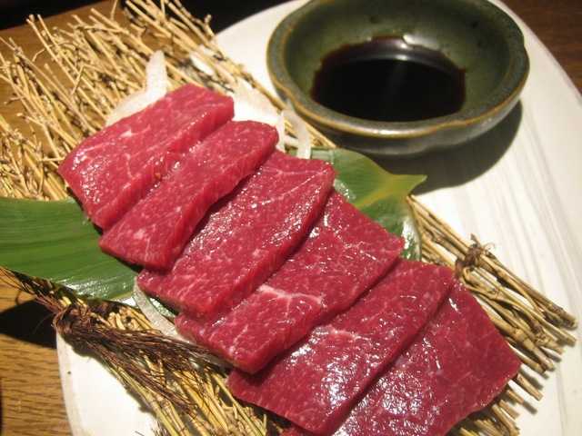 https://image.sistacafe.com/images/uploads/content_image/image/153545/1467024522-Basasi_-_raw_horse_sashimi.JPG