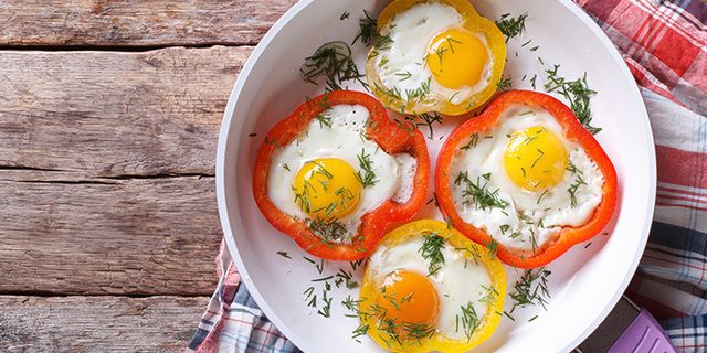 https://image.sistacafe.com/images/uploads/content_image/image/154527/1467177129-Eggs-in-Bell-Pepper-Rings_zxyqzm.jpg