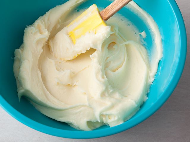 https://image.sistacafe.com/images/uploads/content_image/image/155365/1467273541-FN_cream-cheese-frost-003_s4x3.jpg