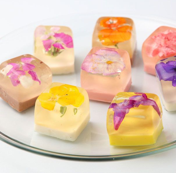 https://image.sistacafe.com/images/uploads/content_image/image/155543/1467298953-cute-japanese-sweets-13-2.jpg