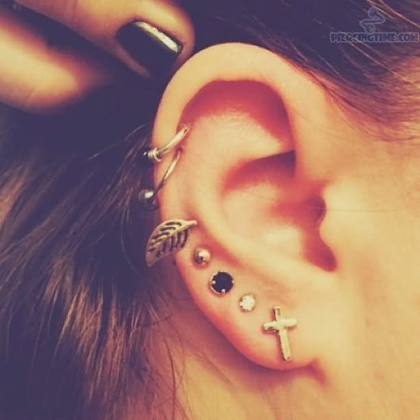 https://image.sistacafe.com/images/uploads/content_image/image/156221/1467520180-cartilage-captive-bead-rings-and-lobe-ear-piercings.jpg