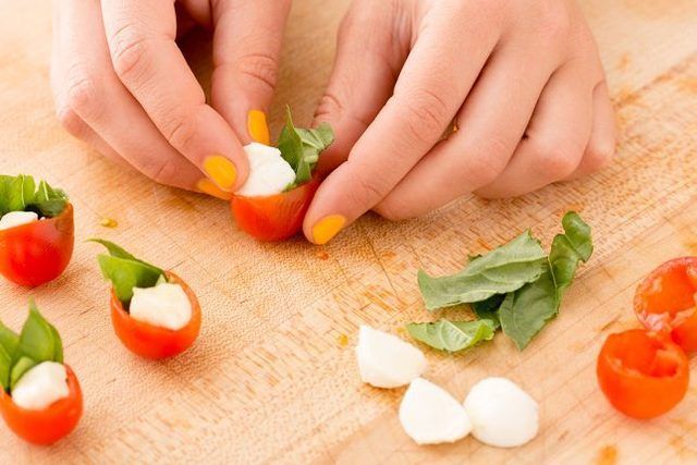https://image.sistacafe.com/images/uploads/content_image/image/156898/1467691709-Bite_Size_Salad_005-645x430.jpg