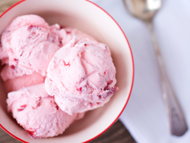 1429865370 03 strawberry ice cream sl
