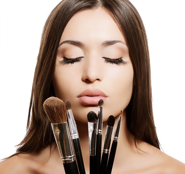 https://image.sistacafe.com/images/uploads/content_image/image/158387/1467867667-how-to-apply-makeup.jpg