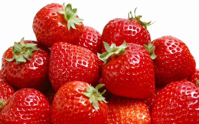https://image.sistacafe.com/images/uploads/content_image/image/158828/1467965581-fresh-strawberries-wallpapers_1920x1200_86130.jpg