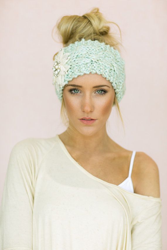 1468253046 pretty updo hairstyle with knitted headband