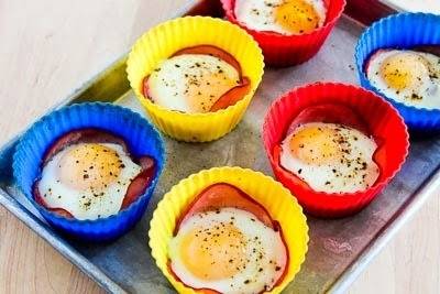https://image.sistacafe.com/images/uploads/content_image/image/16010/1436328065-baked-eggs-canadian-bacon-cups-5-kalynskitchen.jpg