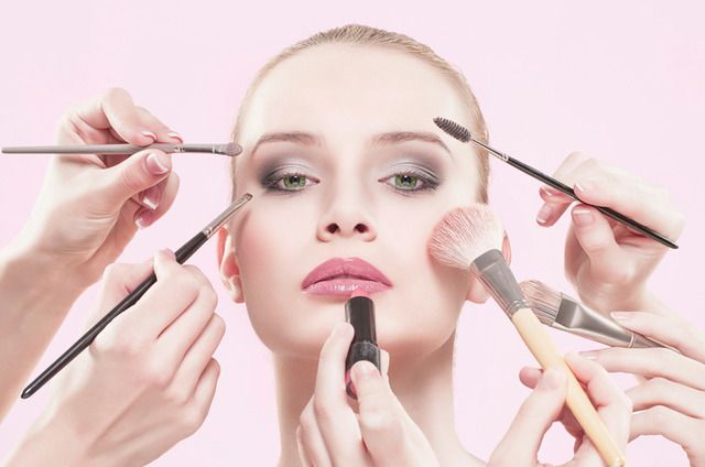 https://image.sistacafe.com/images/uploads/content_image/image/160351/1468329797-How-to-put-on-makeup.jpg