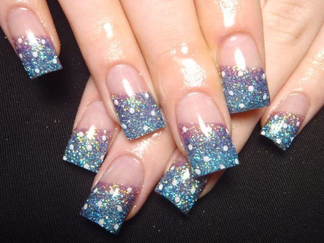 https://image.sistacafe.com/images/uploads/content_image/image/161278/1468487058-French-Tip-Glitter-Nail-Art-Design-Idea1.jpg
