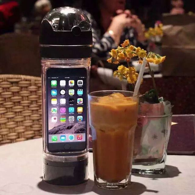 https://image.sistacafe.com/images/uploads/content_image/image/162613/1468674096-Running-Kettle-Bicycle-Hiking-Sports-Shaker-Moutain-Hiking-Water-Bottle-For-iPhone-6.jpg
