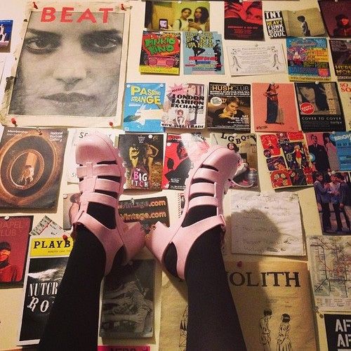 https://image.sistacafe.com/images/uploads/content_image/image/163107/1468908030-juju-jellies-shoes-pink-tights.jpg