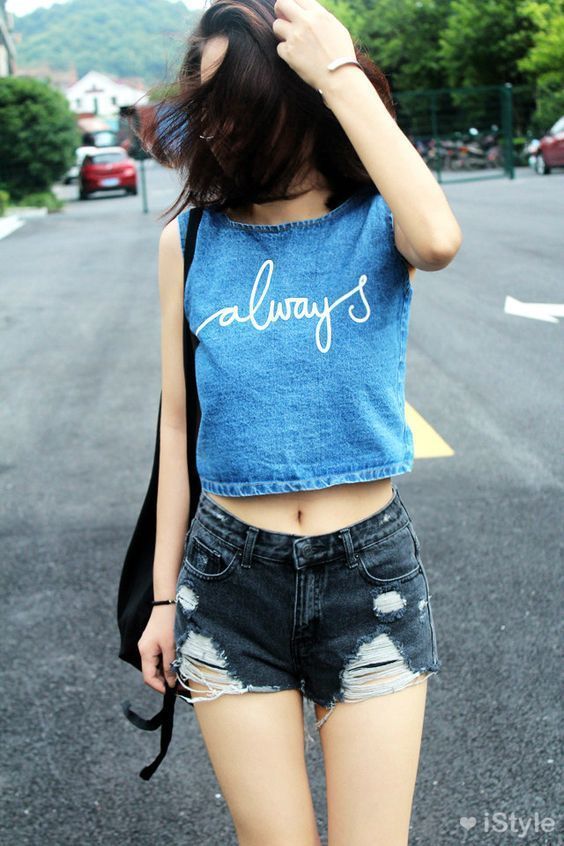แฟชั่นเสื้อผ้า เสื้อเอวลอย กางเกงขาสั้น