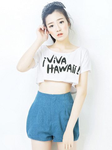 แฟชั่นเสื้อผ้า เสื้อเอวลอย กางเกงขาสั้น