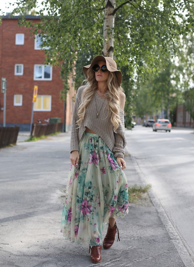 https://image.sistacafe.com/images/uploads/content_image/image/164238/1469521538-floral-maxi-skirt.jpg
