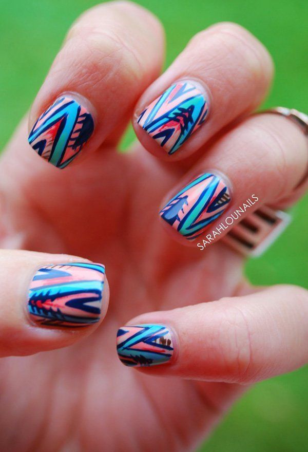 https://image.sistacafe.com/images/uploads/content_image/image/164588/1469166554-Abstract-nail-art-48.jpg
