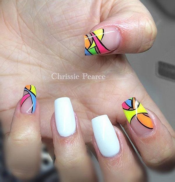 https://image.sistacafe.com/images/uploads/content_image/image/164608/1469166775-Abstract-nail-art-33.jpg