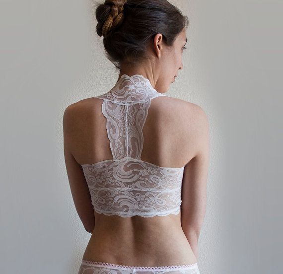 https://image.sistacafe.com/images/uploads/content_image/image/165110/1469203426-white-lace-bralette-beautiful-scalloped-edge-lace-design-halter-wireless-bra-top-wide-straps-bridal-lingerie.jpg
