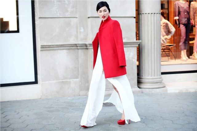 https://image.sistacafe.com/images/uploads/content_image/image/166254/1469426407-6.-red-coat-with-white-dress.jpg