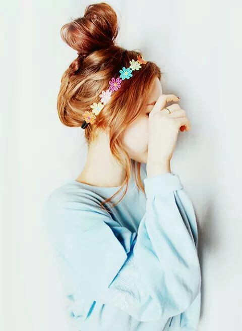 เกล้าบัน + ที่คาดผมดอกไม้