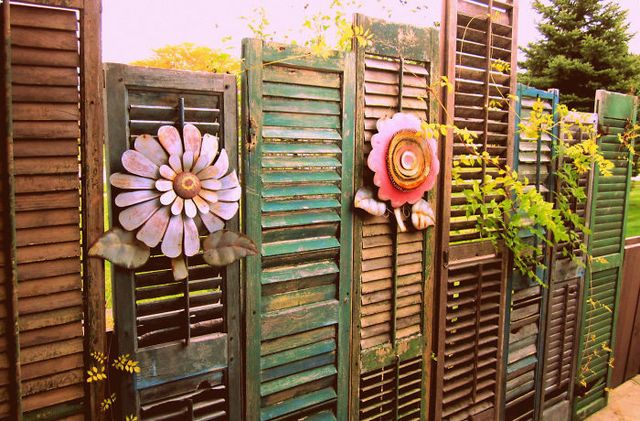 https://image.sistacafe.com/images/uploads/content_image/image/167087/1469506050-garden-fence-decor-ideas-2-572213db0cd1f__700.jpg