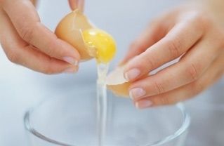 วิธีรักษาสิวอุดตันแบบธรรมชาติ ด้วยไข่ขาวมาร์กหน้า 