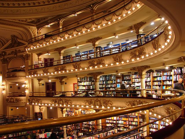 https://image.sistacafe.com/images/uploads/content_image/image/169868/1469810425-buenos-aires-bookstore-theatre-el-ateneo-grand-splendid-10.jpg