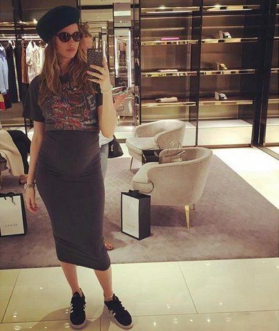 https://image.sistacafe.com/images/uploads/content_image/image/170753/1470023748-07-behati-prinsloo-pregnancy-baby-bump.jpg