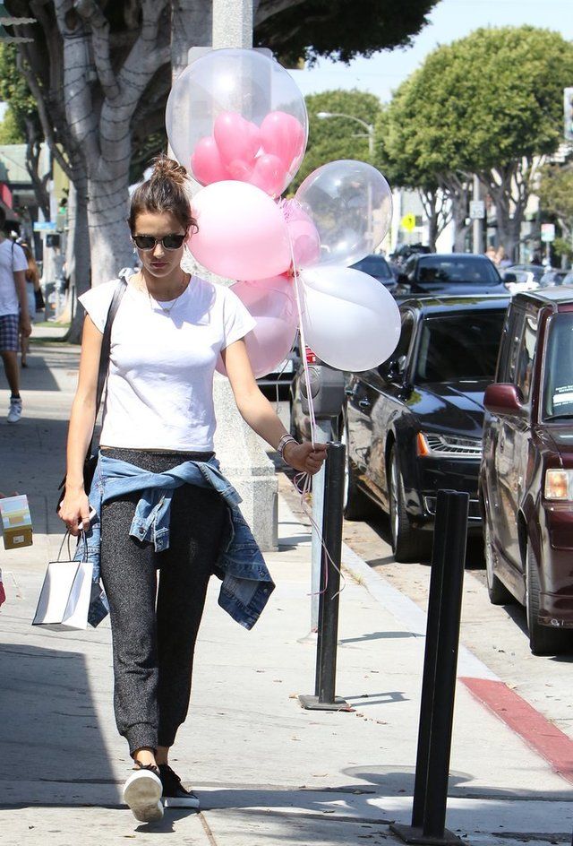 https://image.sistacafe.com/images/uploads/content_image/image/170814/1470026772-June-Los-Angeles.jpg