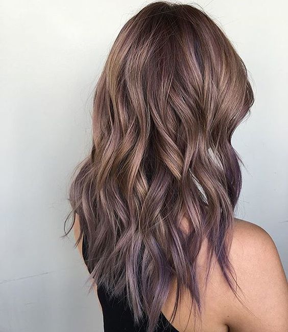 Ash, pearl and lilac tones.