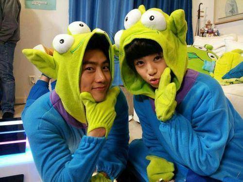 ชุดคู่รัก ธีมเดียวกัน
