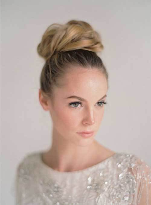 1470144829 wedding top buns