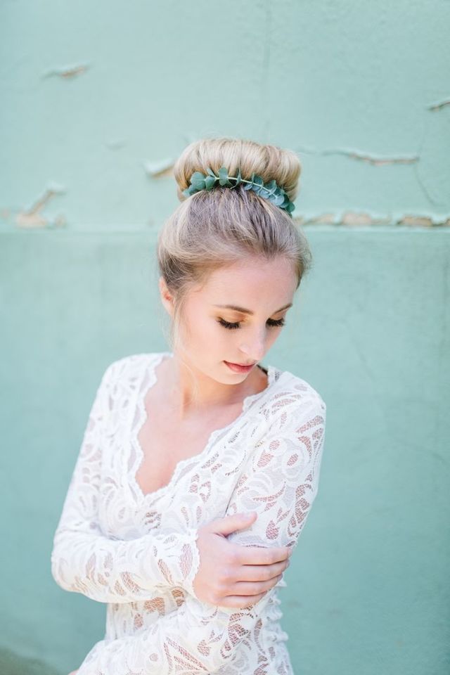 1470145221 wedding hairstyles 14 06162015ch