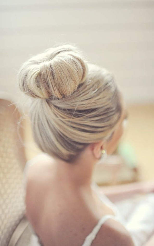 https://image.sistacafe.com/images/uploads/content_image/image/172932/1470145810-stylish-high-bun-hairstyles-for-your-wedding-day-5.jpg