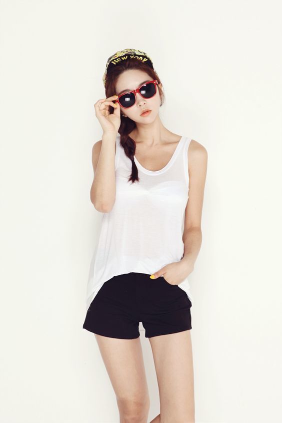 แฟชั่นเสื้อผ้า ผู้หญิง เสื้อยืด