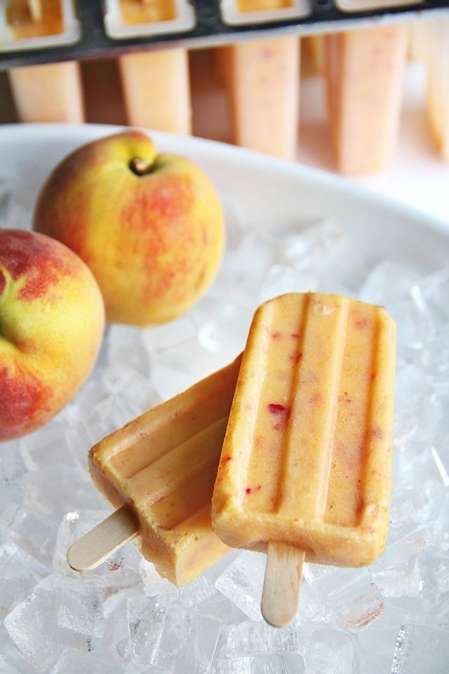 https://image.sistacafe.com/images/uploads/content_image/image/175483/1470324880-peach-popsicles-on-ice_pp_w689_h1033_.jpg