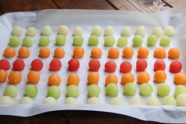 1470379769 3 arrange the melon balls on a baking sheet lined with parchement or wax paper 600x400