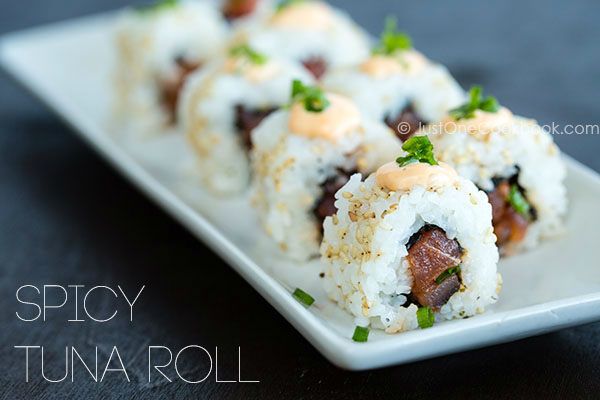 1470630823 spicy tuna roll