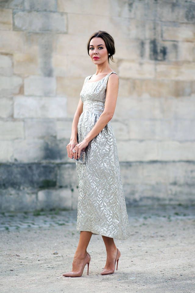 https://image.sistacafe.com/images/uploads/content_image/image/178344/1470712556-silver-brocade-dress.jpg