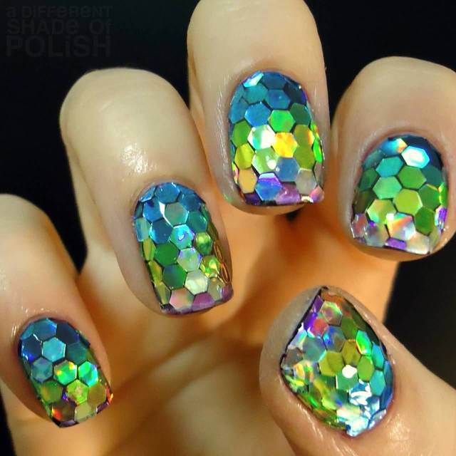 https://image.sistacafe.com/images/uploads/content_image/image/181948/1471186336-Rainbow-Holographic-Dots-Design-Nail-Art.jpg