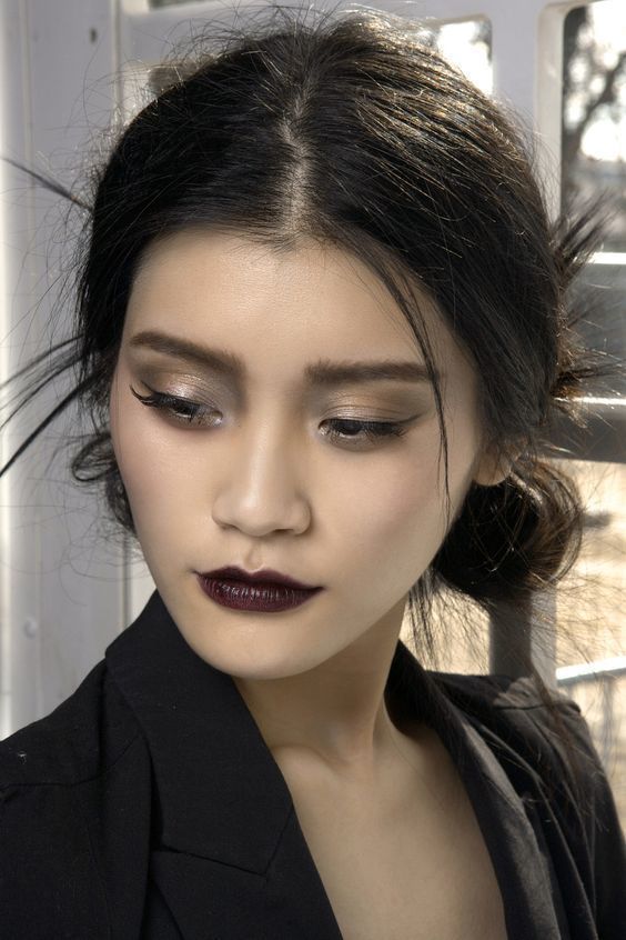 จับคู่การแต่งหน้าที่สวยที่สุด