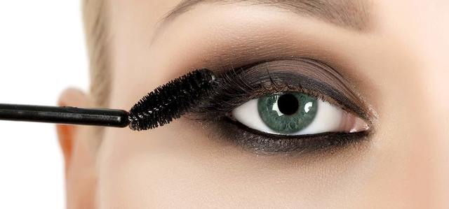1471414069 117 how to get thicker lashes with mascara
