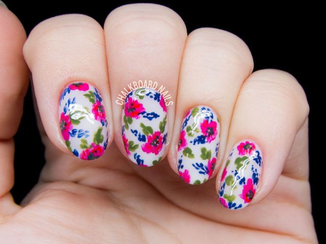 https://image.sistacafe.com/images/uploads/content_image/image/184355/1471419017-lacquerstyle-simple-floral-nail-art-1.jpg