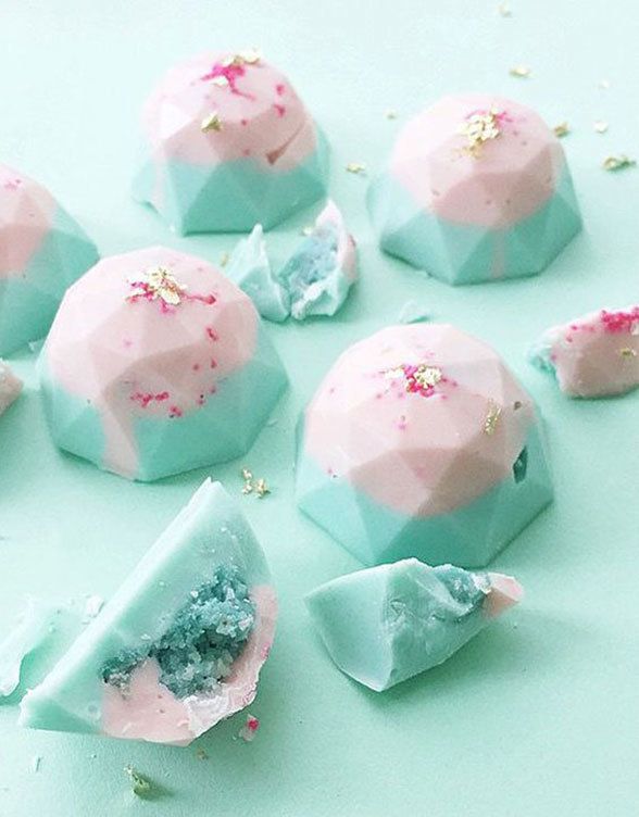 https://image.sistacafe.com/images/uploads/content_image/image/185452/1471507196-pastel-wedding-desserts-22_detail.jpg