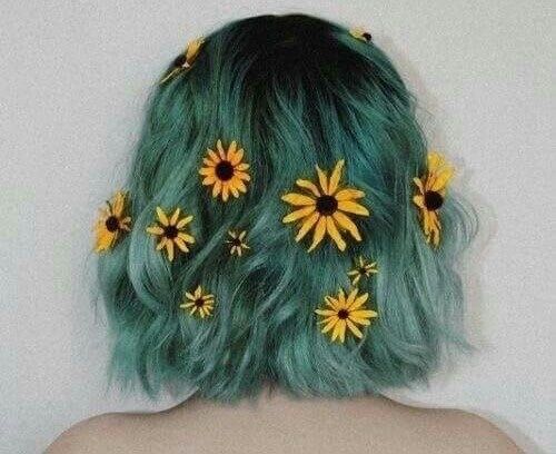 https://image.sistacafe.com/images/uploads/content_image/image/186350/1471586920-Short-Haircut-with-Green-Dyed-Hair-Color.jpg