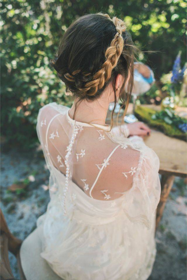 https://image.sistacafe.com/images/uploads/content_image/image/19013/1437361676-braidedcrownhaistyles17.jpg